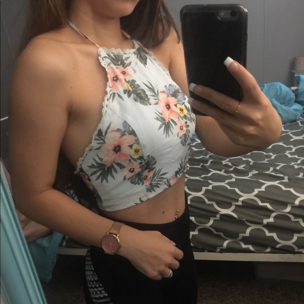 Halter neck patterned top